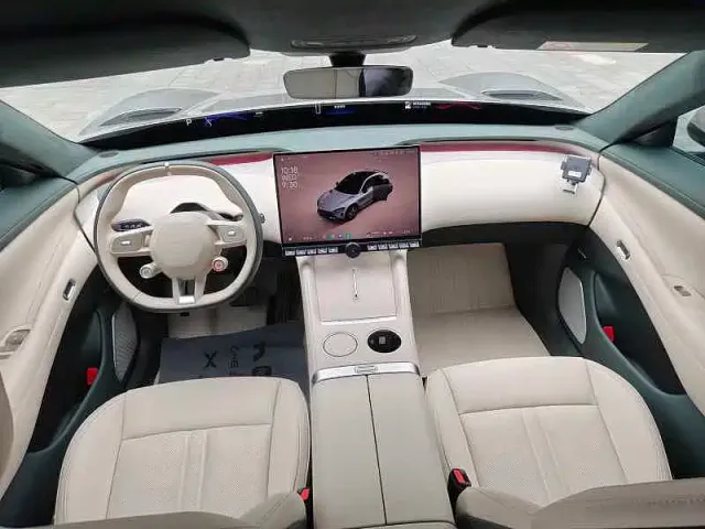Xiaomi YU7 — Фото автомобиля 6