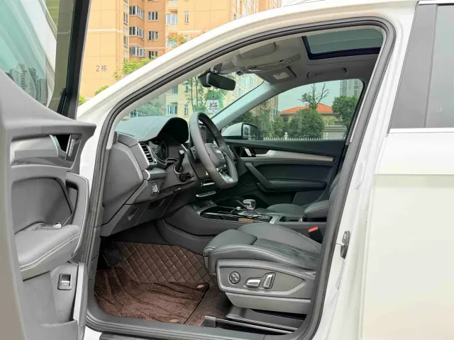 Audi Q5L — Фото автомобиля 4