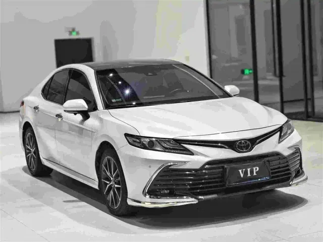 Toyota Camry — Фото автомобиля 3