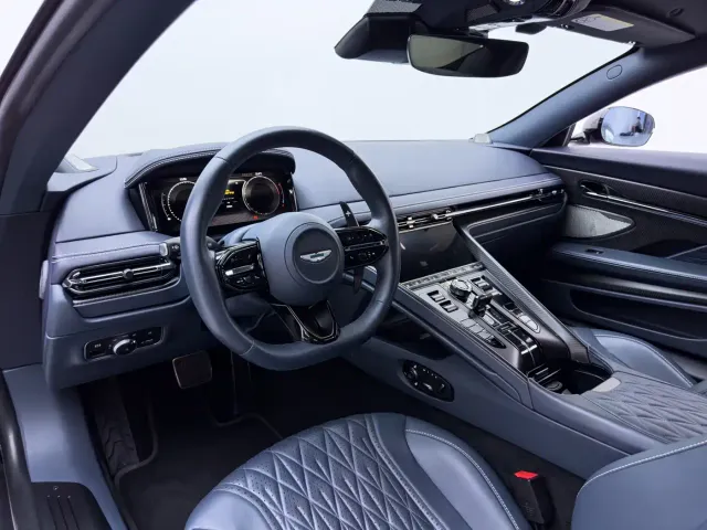 Aston Martin DB12 — Фото автомобиля 20