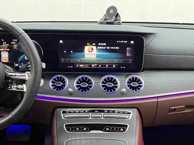 Mercedes-Benz E-Class — Фото автомобиля 11