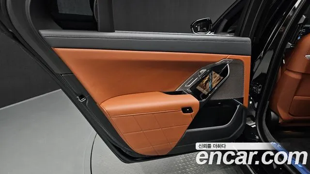 BMW 7 Series G70 — Фото автомобиля 25