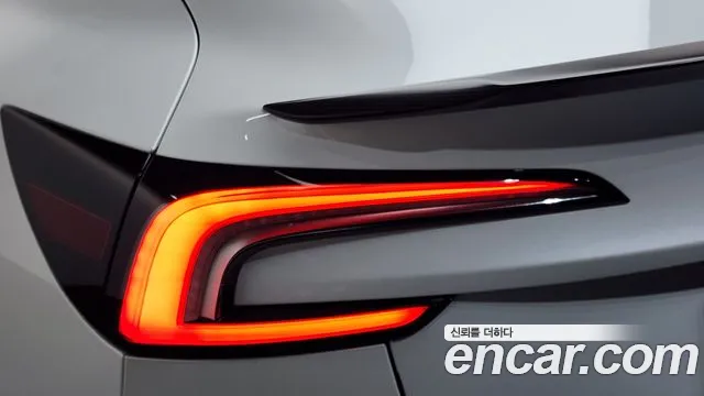 Tesla Model 3 — Фото автомобиля 19