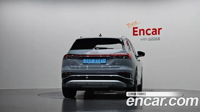 Audi Q4 e-tron — Фото автомобиля 4