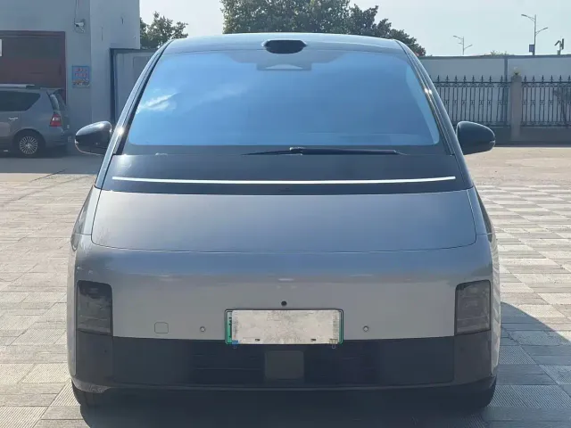 Li Auto MEGA — Фото автомобиля 2