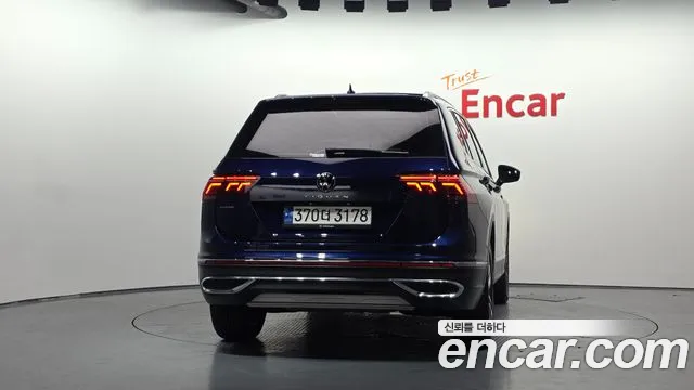 Volkswagen Tiguan — Фото автомобиля 4