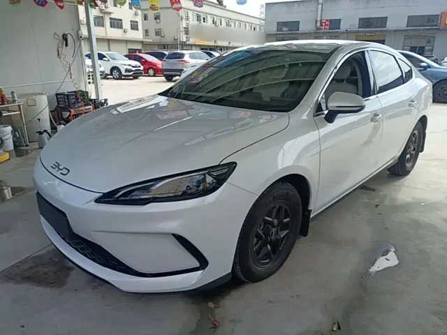 Фотография автомобиля — BYD Seal 05 DM-i