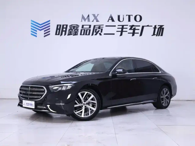 Mercedes-Benz E-Class — Фото автомобиля 2