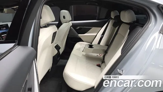 BMW 5-Series 5 серия (G60) 523d M Sport — Фото автомобиля 12