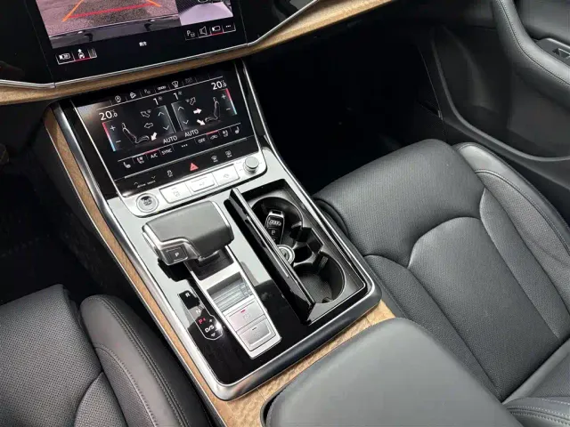 Audi Q7 — Фото автомобиля 16