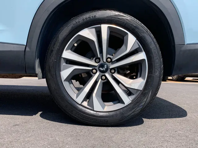 Wuling Asta — Фото автомобиля 8