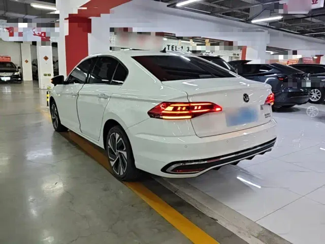 Volkswagen Bora — Фото автомобиля 4