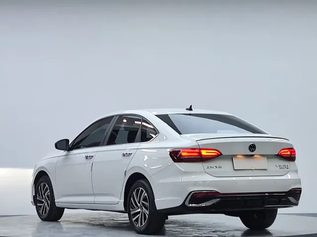 Volkswagen Lavida — Фото автомобиля 6