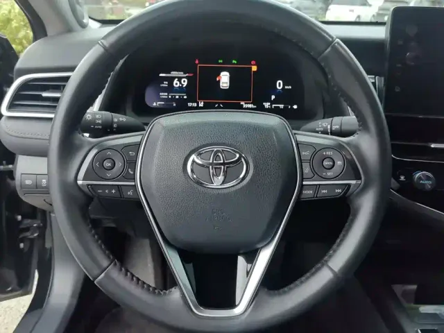 Toyota Camry — Фото автомобиля 15