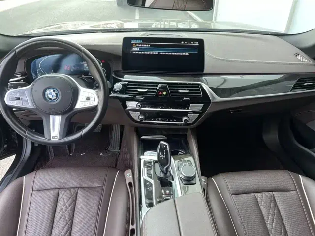 BMW 5 Series — Фото автомобиля 7