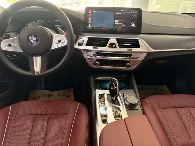 BMW 5 Series — Фото автомобиля 11