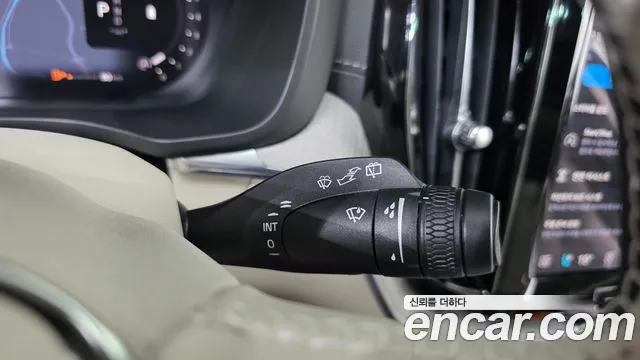 Volvo XC60 Generation 2 — Фото автомобиля 28