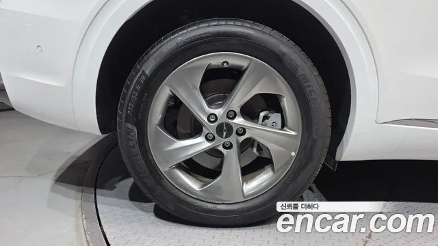 Genesis GV70 — Фото автомобиля 5