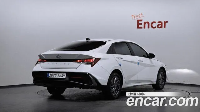 Hyundai Avante — Фото автомобиля 2