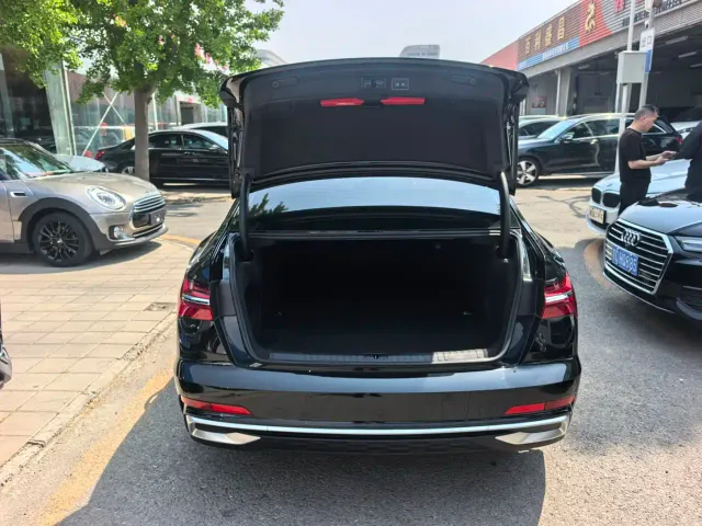 Audi A6L — Фото автомобиля 14
