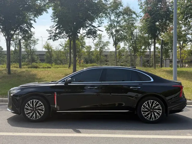 Hongqi H5 — Фото автомобиля 6