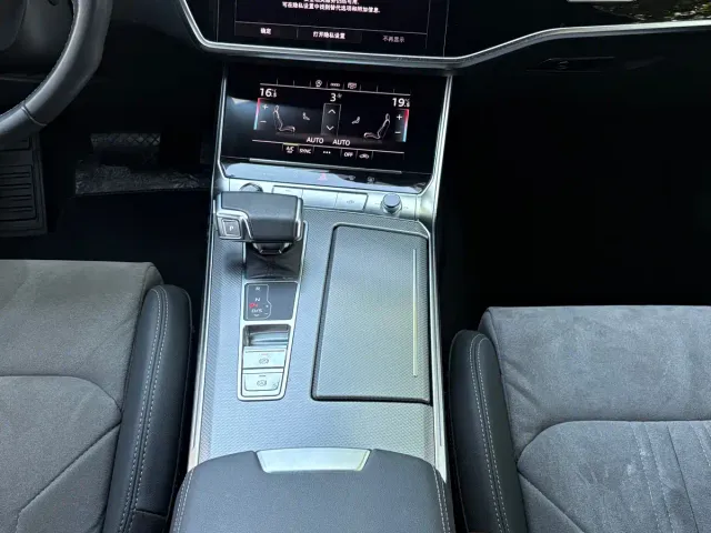 Audi A6L — Фото автомобиля 16