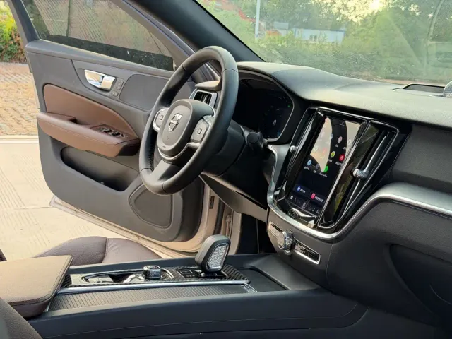 Volvo S60 — Фото автомобиля 12