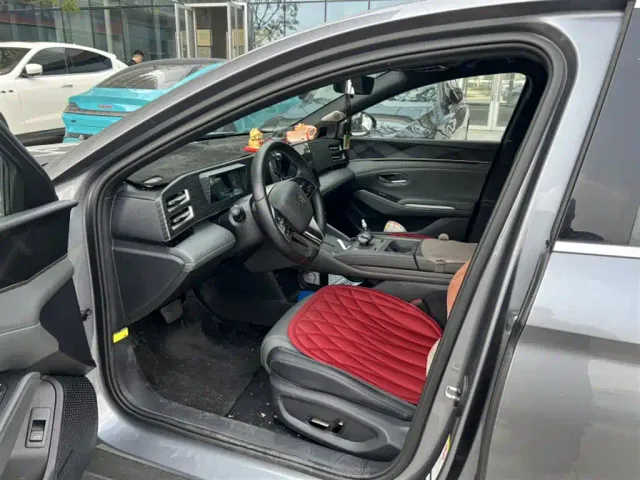 BYD Qin L — Фото автомобиля 5