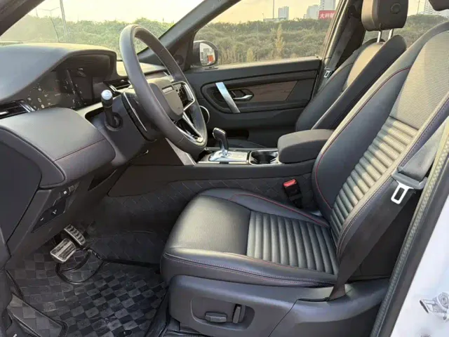 Land Rover Discovery Sport — Фото автомобиля 7