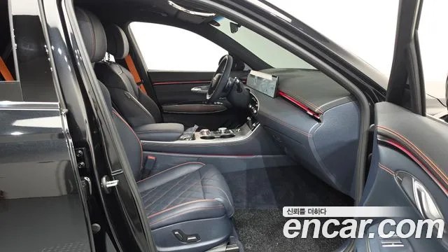 Genesis GV70 — Фото автомобиля 16
