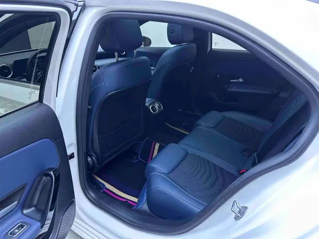 Mercedes-Benz A-Class — Фото автомобиля 10