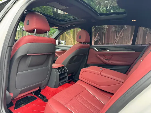 BMW 5 Series — Фото автомобиля 7