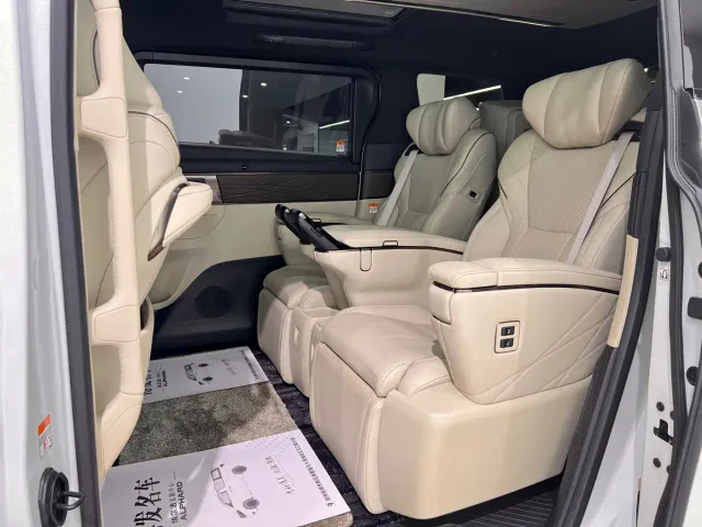 Toyota Alphard — Фото автомобиля 14