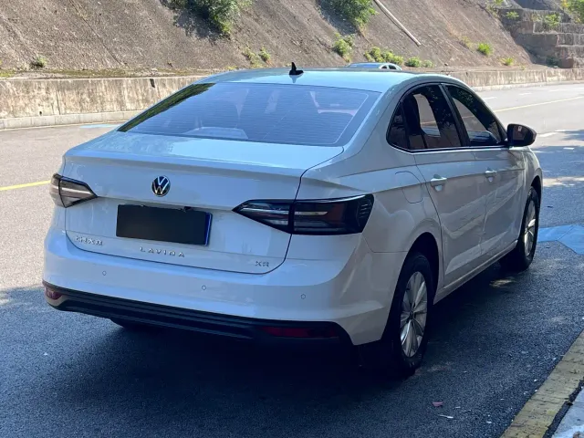 Volkswagen Lavida — Фото автомобиля 5