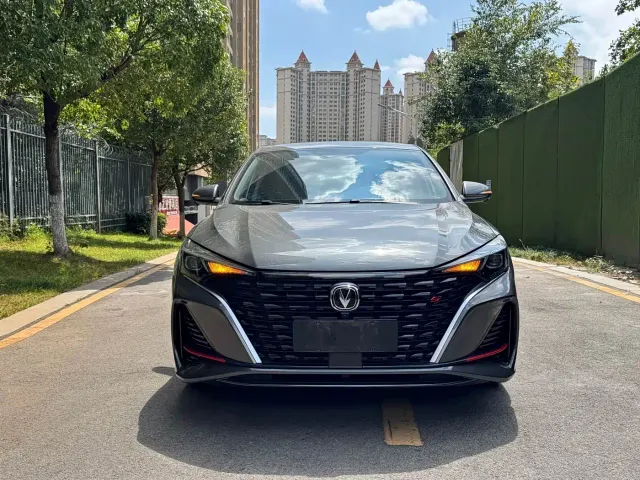 Changan Eado — Фото автомобиля 2