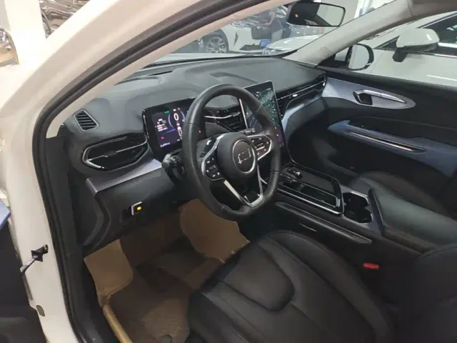 Bestune T90 — Фото автомобиля 11
