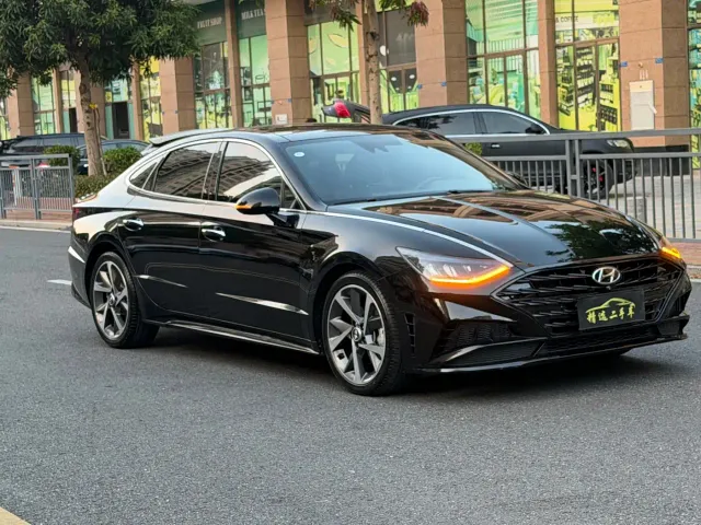 Hyundai Sonata — Фото автомобиля 3