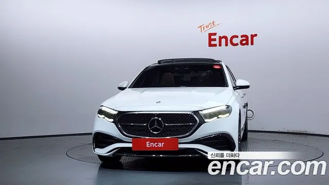 Mercedes-Benz E-Class — Фото автомобиля 2