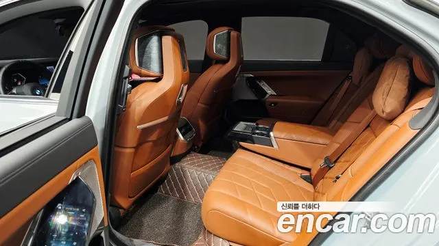 BMW 7 Series G70 — Фото автомобиля 18