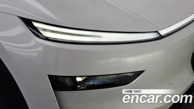 Tesla Model Y — Фото автомобиля 7