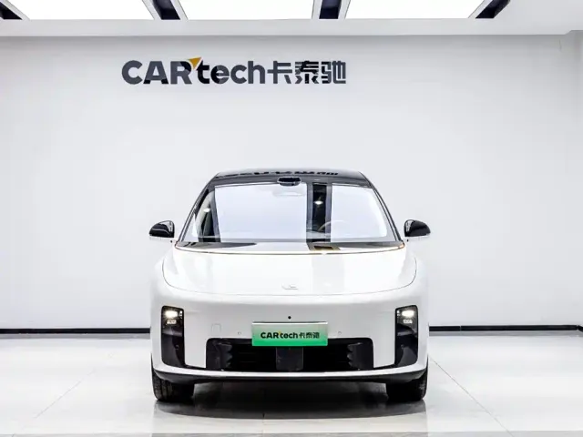 Li Auto i8 — Фото автомобиля 2