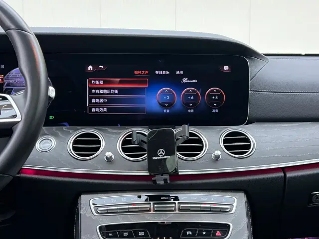 Mercedes-Benz E-Class — Фото автомобиля 15