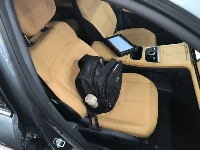 Geely Galaxy Starship 7 EM-i — Фото автомобиля 24