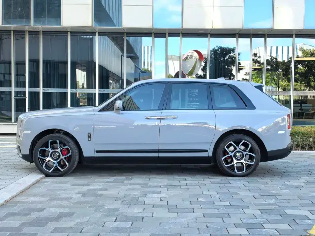 Rolls-Royce Cullinan — Фото автомобиля 6