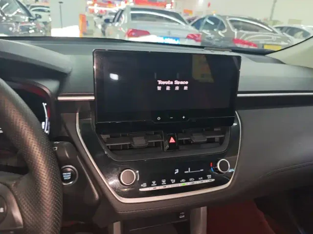 Toyota Corolla Cross — Фото автомобиля 12