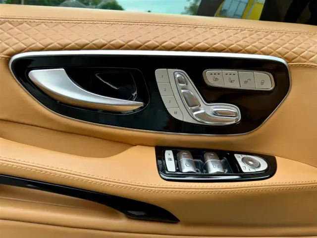 Mercedes-Benz V-Class — Фото автомобиля 28