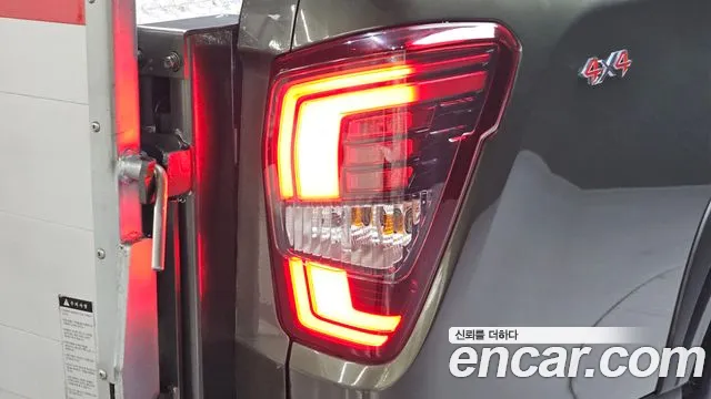 KG_Mobility_Ssangyong Rexton Новый Rexton Sport Khan Дизель 2.2 4WD — Фото автомобиля 20