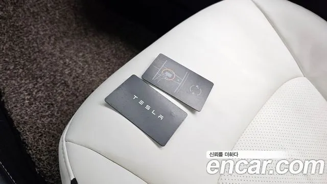 Tesla Model 3 — Фото автомобиля 26