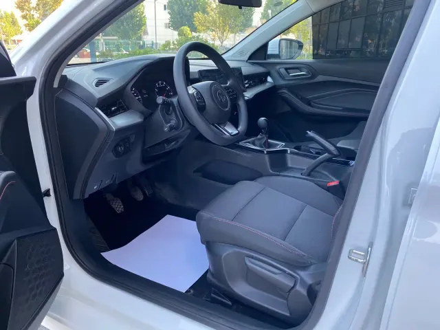 MG MG5 2023 180DVVT Manual Trend Edition — Фото автомобиля 4