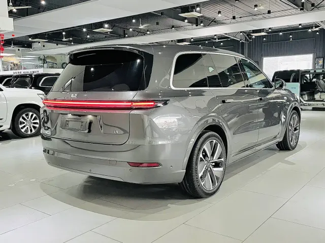 Li Auto L9 — Фото автомобиля 8